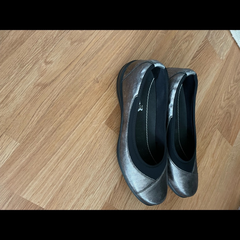 Romika Comfort Shoes Silver Leather Black Soles Support Cushioned Shoes Size 11 - Picture 5 of 9